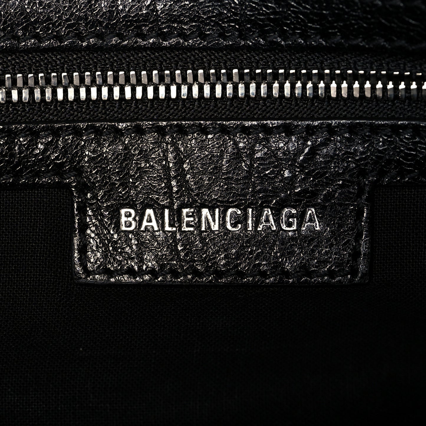 Agneau Arena Small Le Cagole Shoulder Bag Black