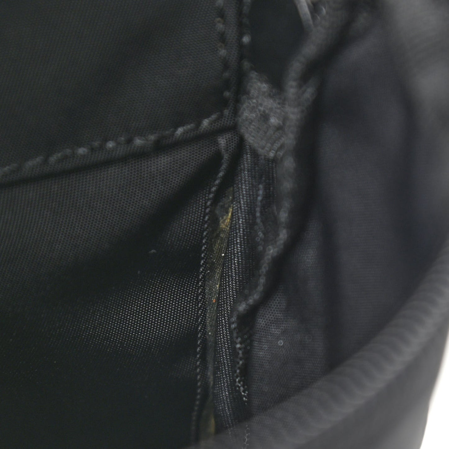 Nylon Vela Messenger Black