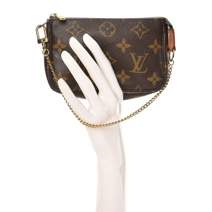 Louis Vuitton Monogram Mini Pochette Accessories 2 of 9