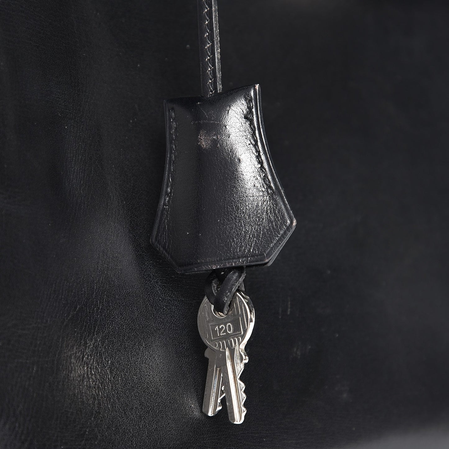 Box Kelly Retourne 32 Black