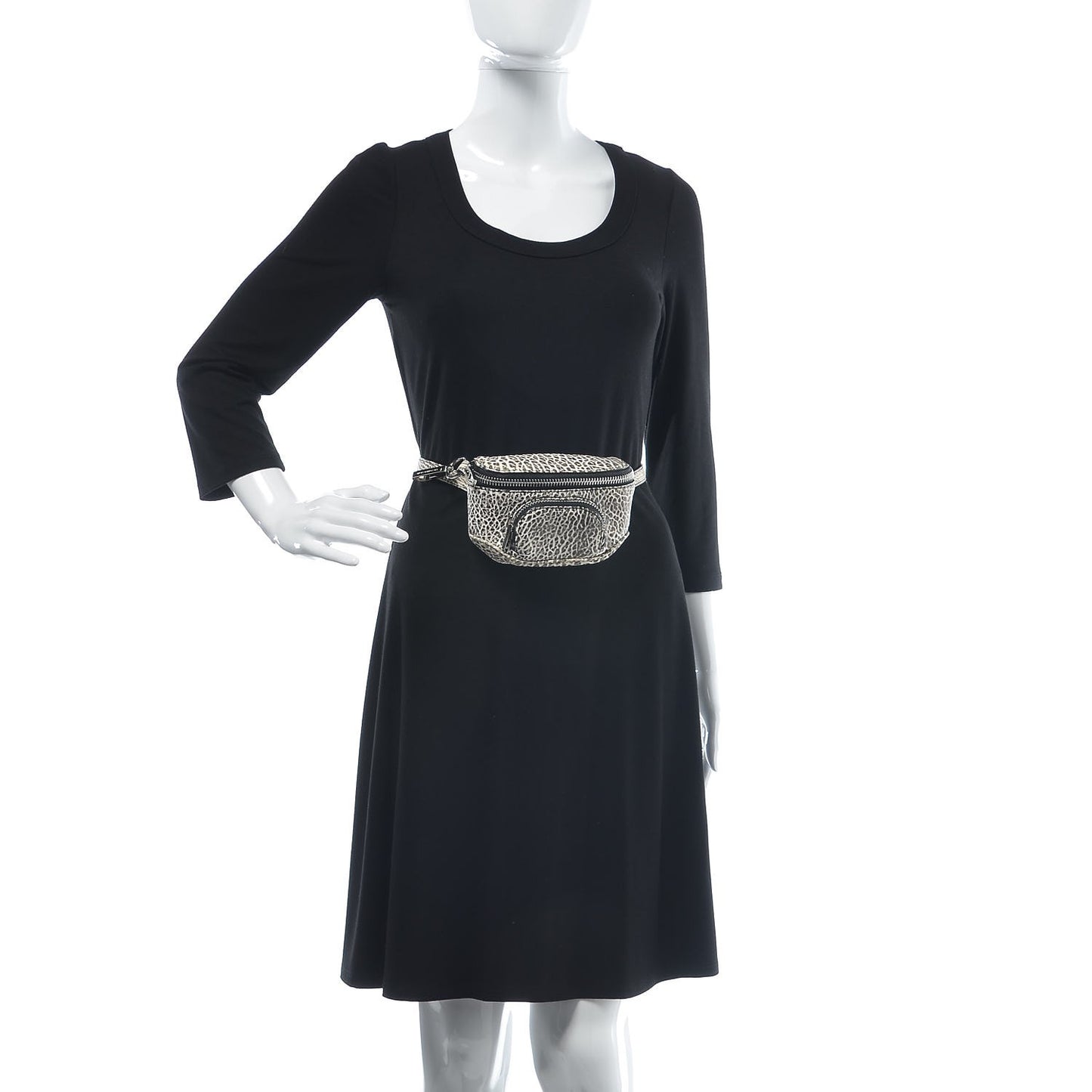 Pebbled Lambskin Dumbo Fanny Pack Black White