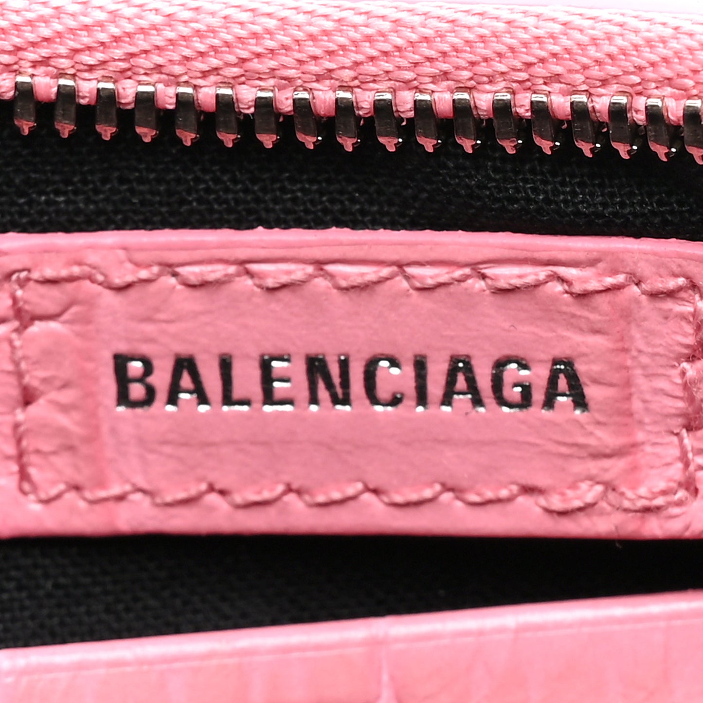 Extra Supple Calfskin Crocodile Embossed Le Cagole Mini Purse With Chain Sweet Pink