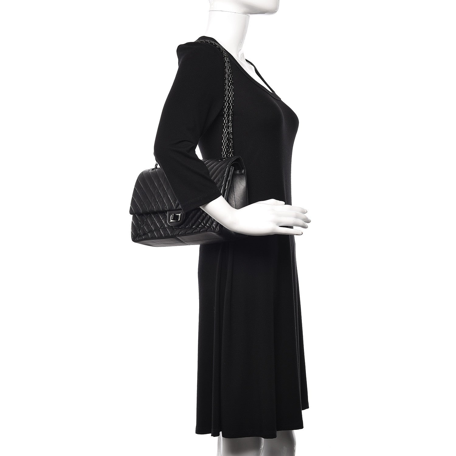 Chanel Aged Calfskin Chevron Quilted 2.55 Reissue 226 So Black 2 of 11