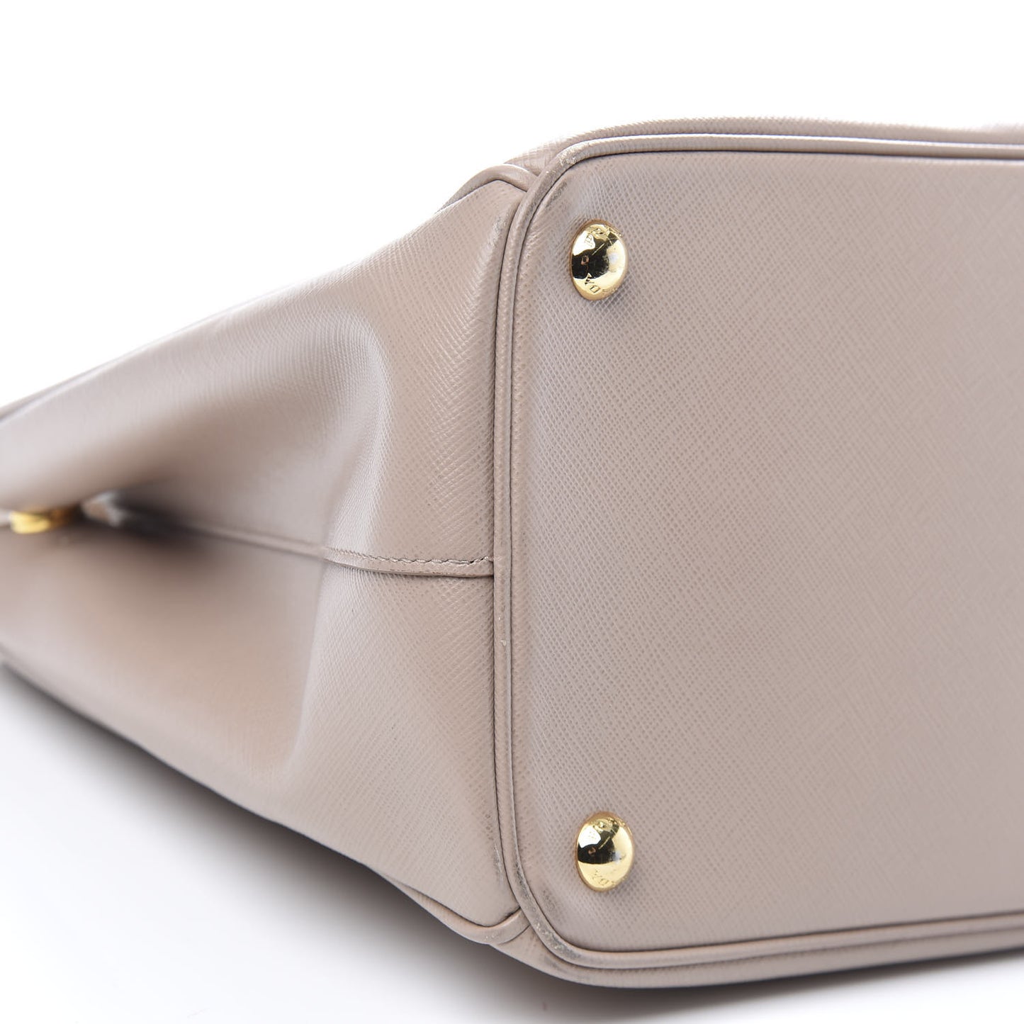 Saffiano Medium Galleria Double Zip Tote Cammeo