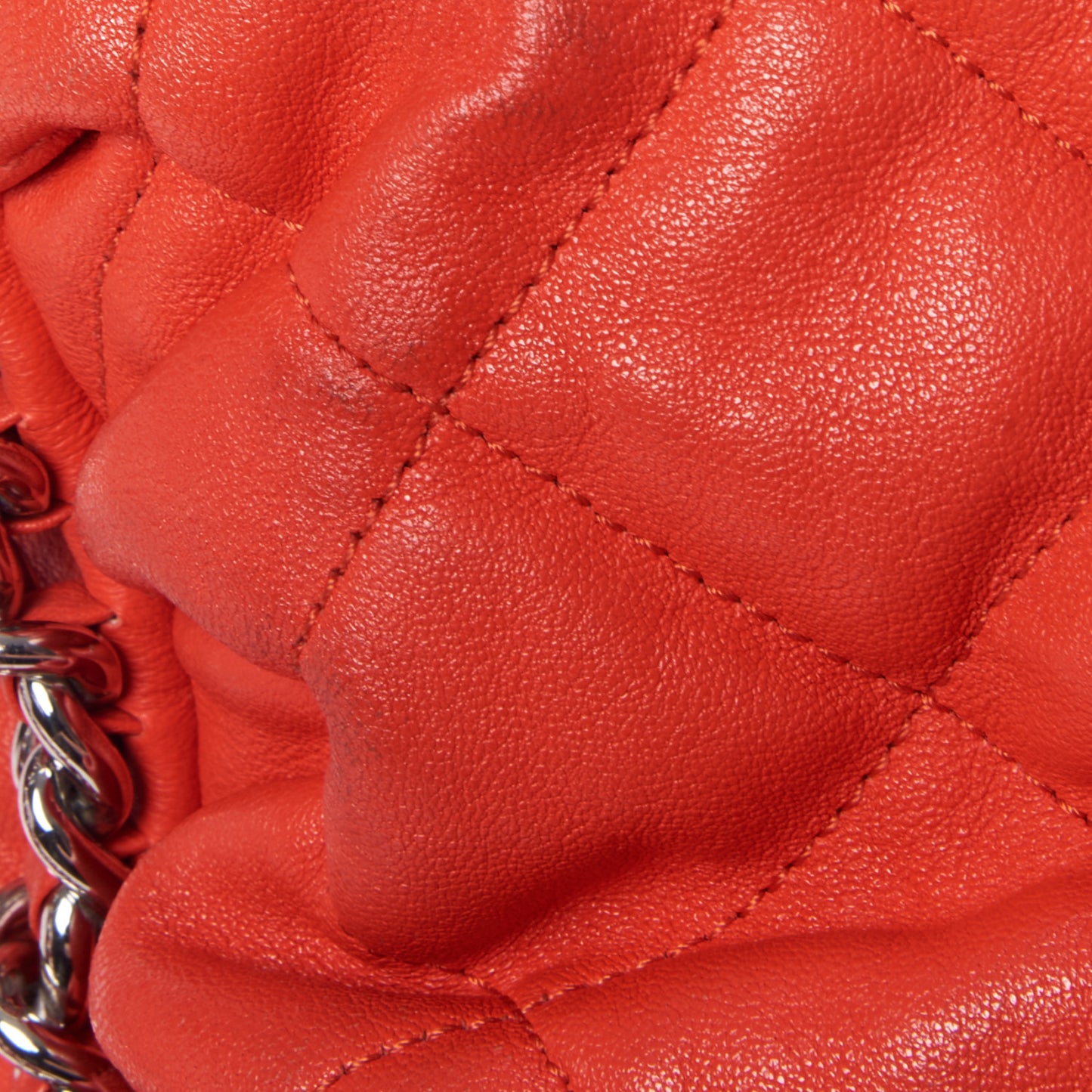 Washed Lambskin Chain Around Hobo Red