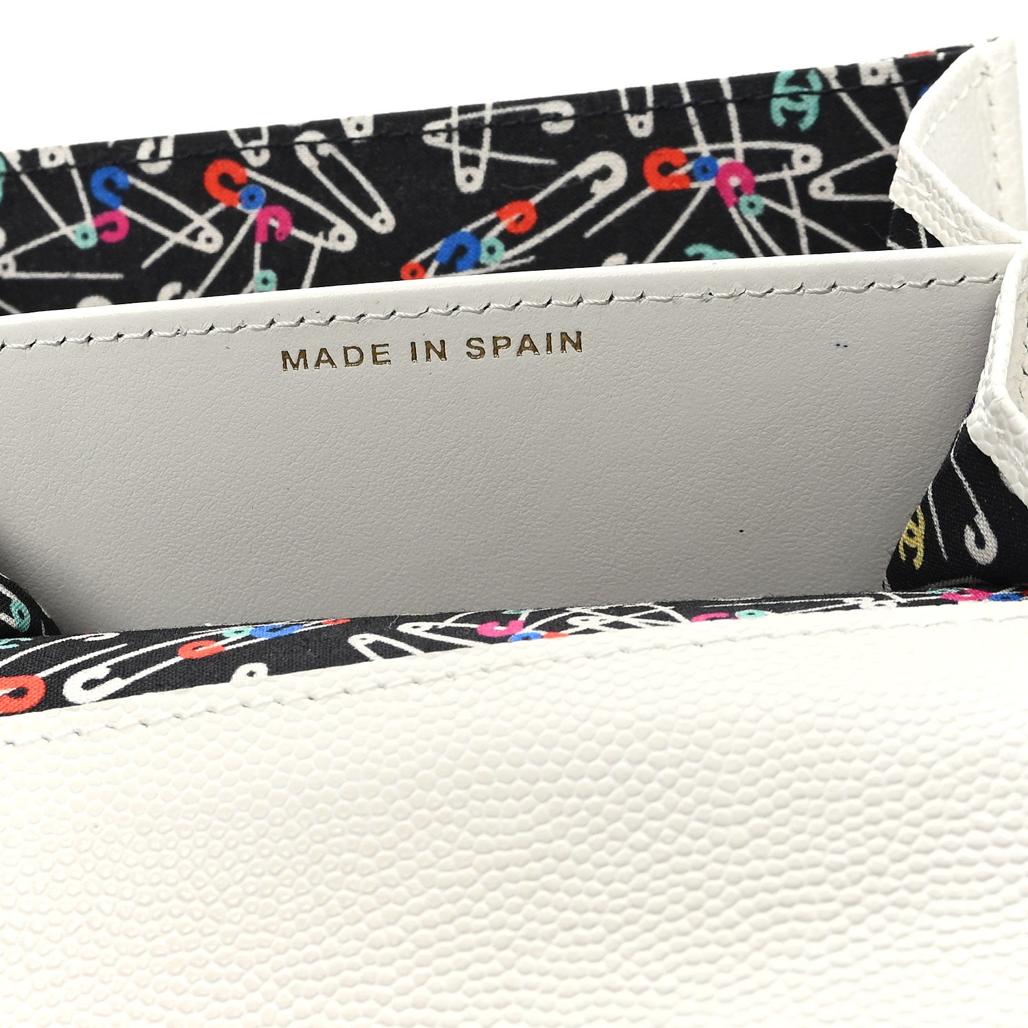 Chanel Caviar Quilted Chain CC Quilted Compact Flap Card Holder White 7 of 8