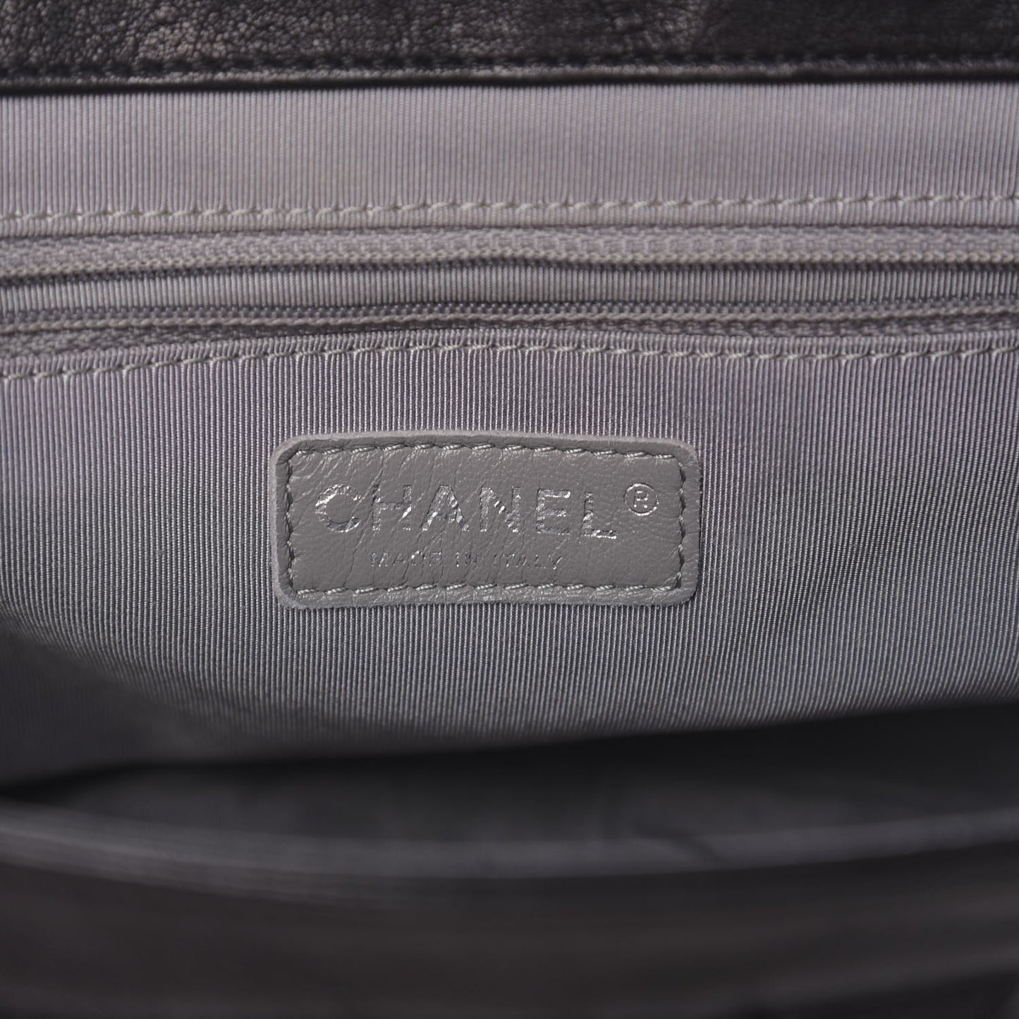 Crumpled Lambskin Quilted Medium Chain Around Messenger Black