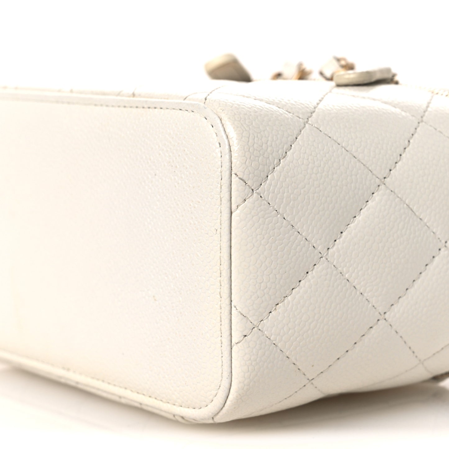 Shiny Caviar Quilted Pick Me Up Vanity Case White