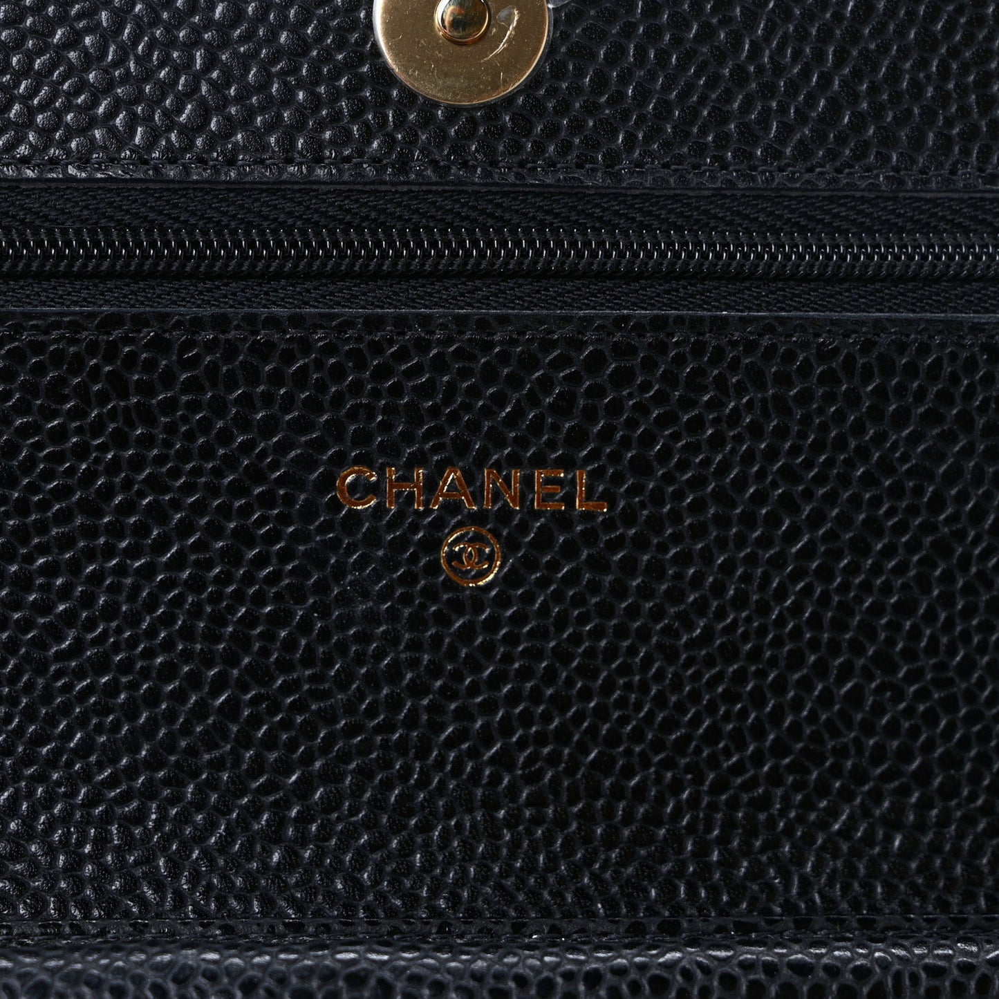 Caviar Quilted Wallet on Chain WOC Black