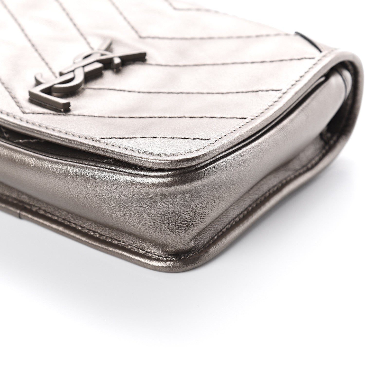 Saint Laurent Metallic Calfskin Matelasse Monogram Niki Chain Wallet Platinum 8 of 8