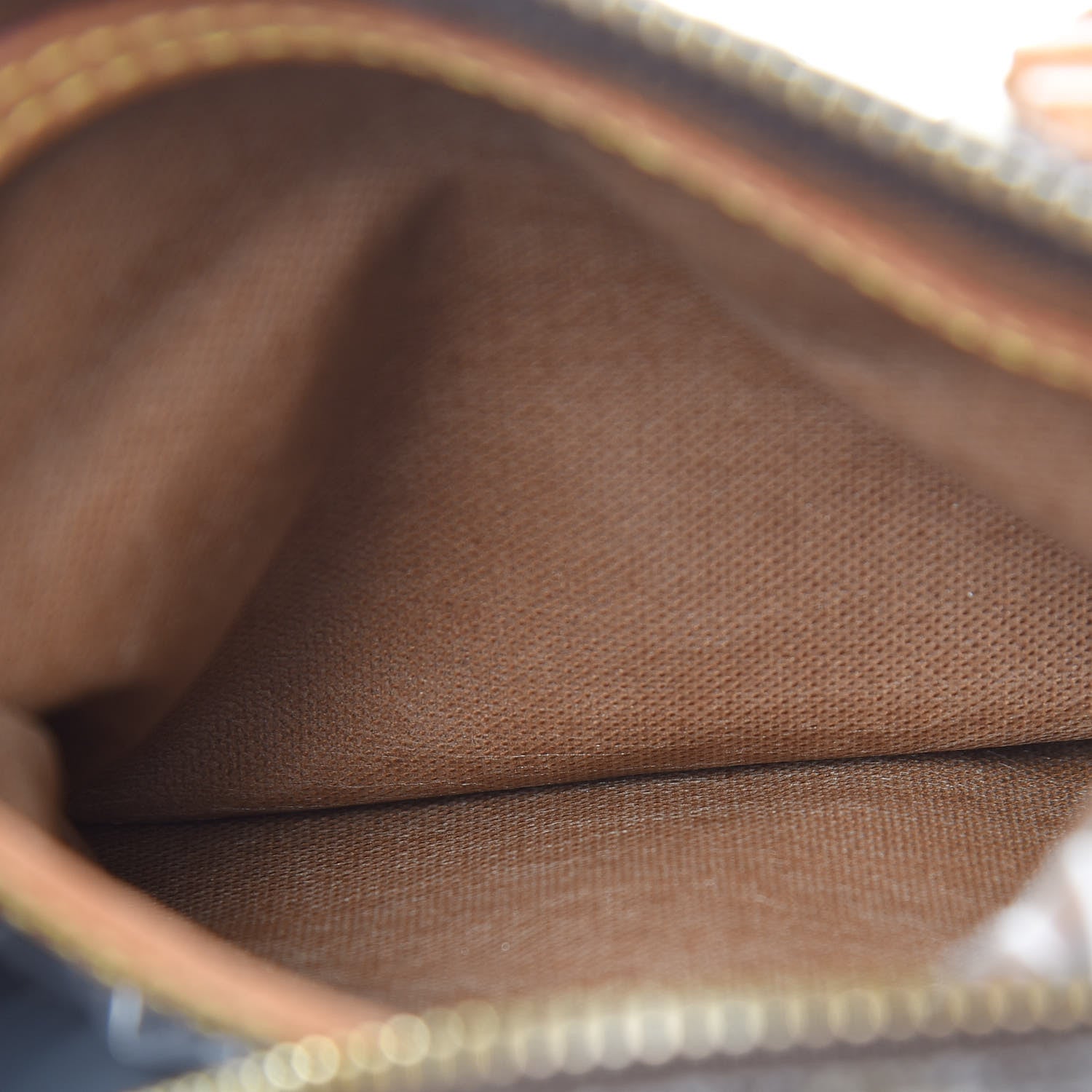 Louis Vuitton Monogram Speedy 25 17 of 28