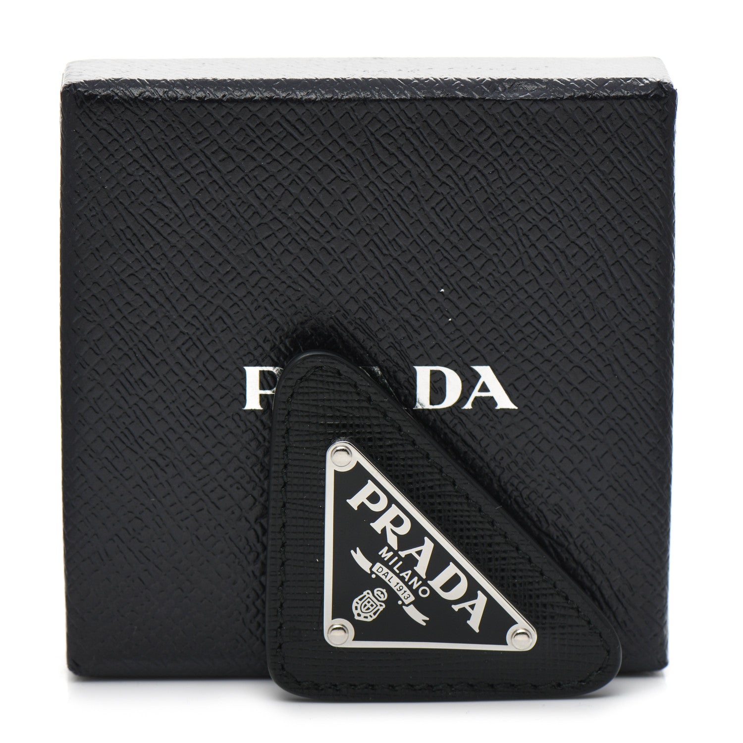 プラダ　ロゴピンバッジ Prada Saffiano Enamel Logo Triangle Pin Black 1087399 – FASHIONPHILE
