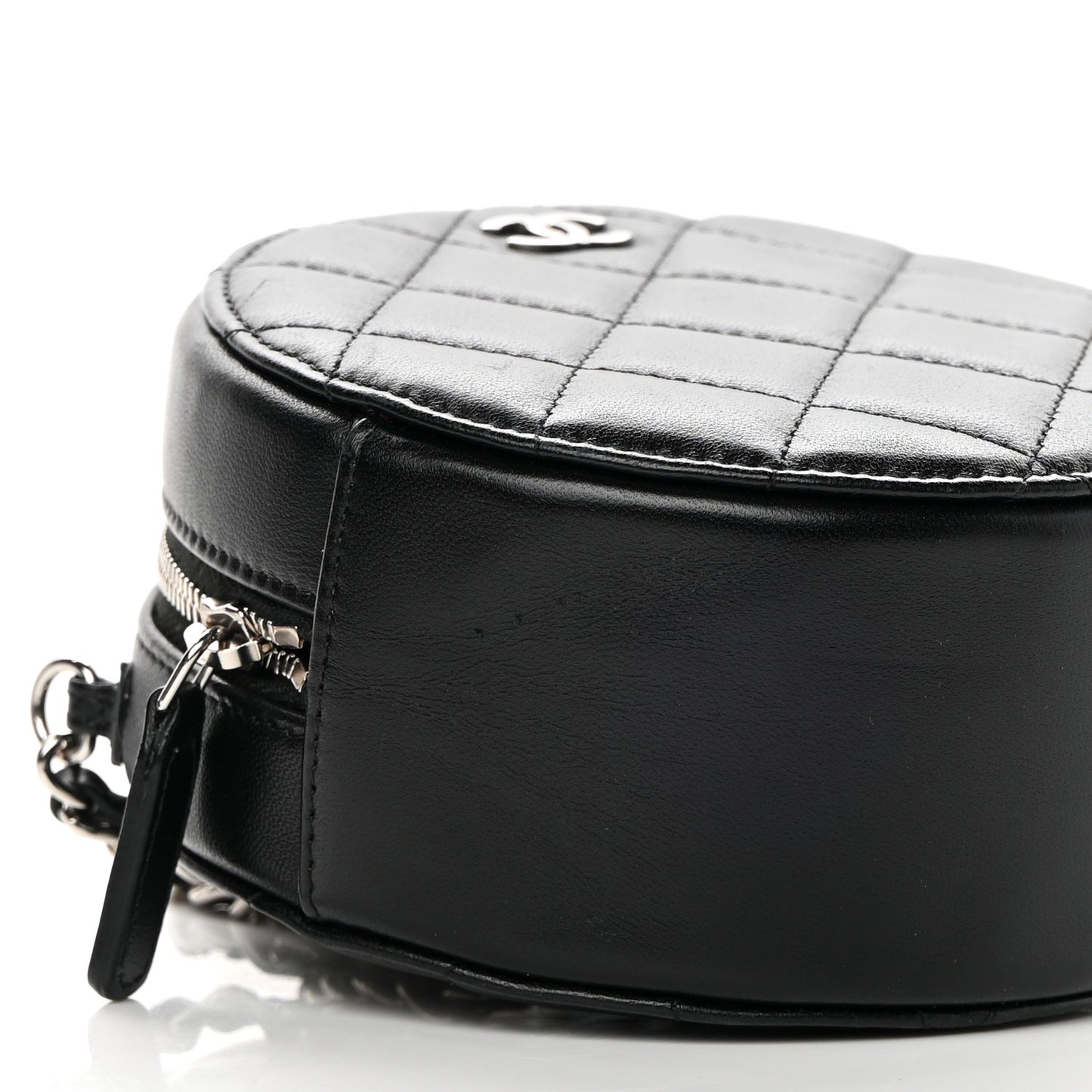 Lambskin Quilted Round Clutch With Chain Black