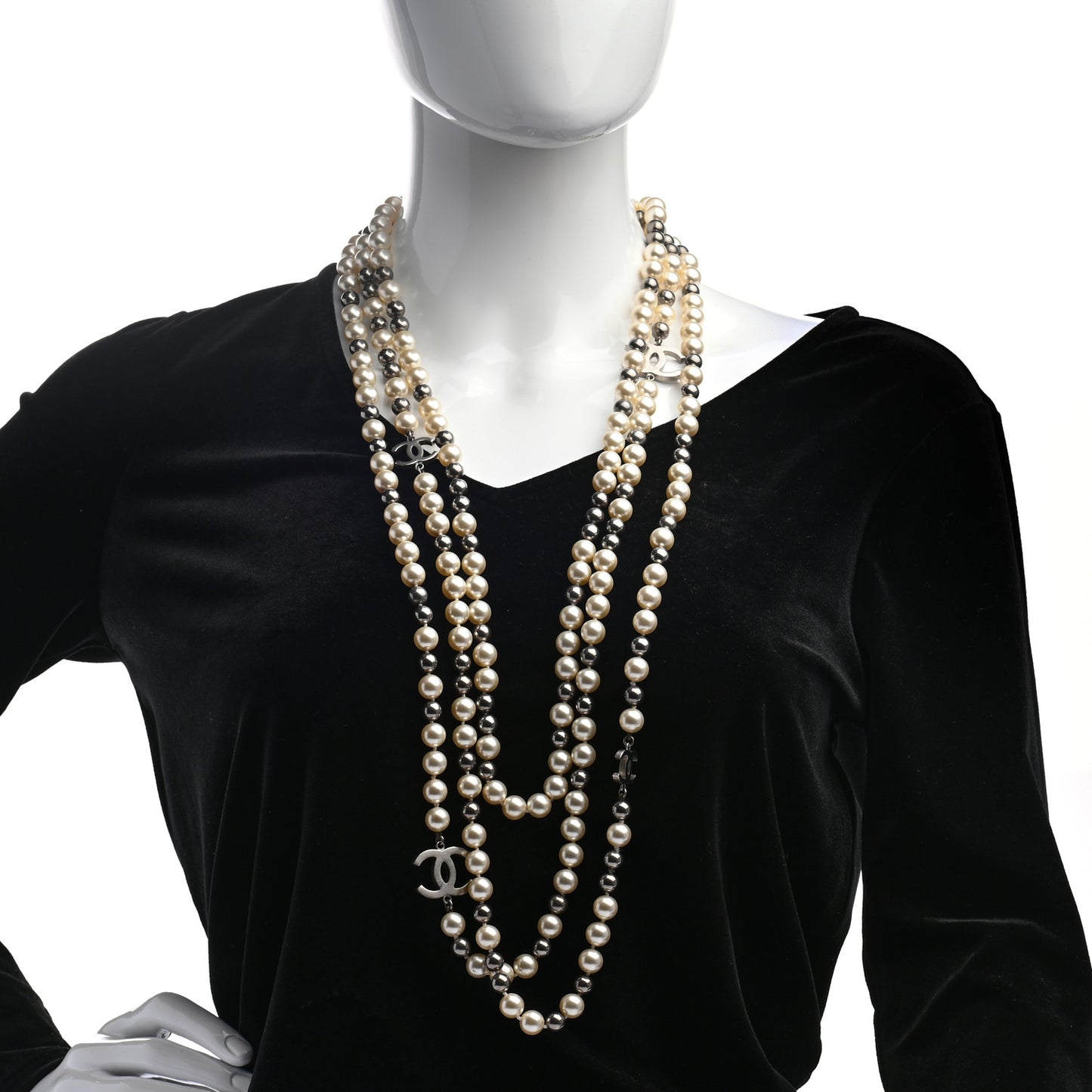 Pearl CC Long Necklace Silver Pearly White Grey