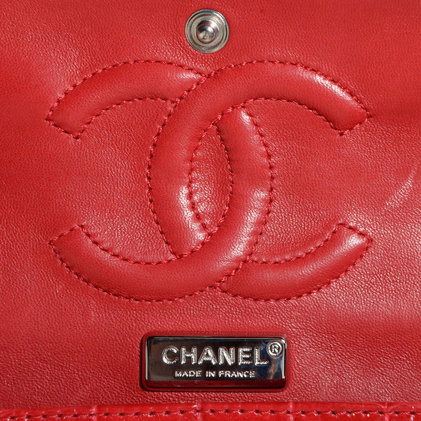 Alligator Medium Double Flap Red