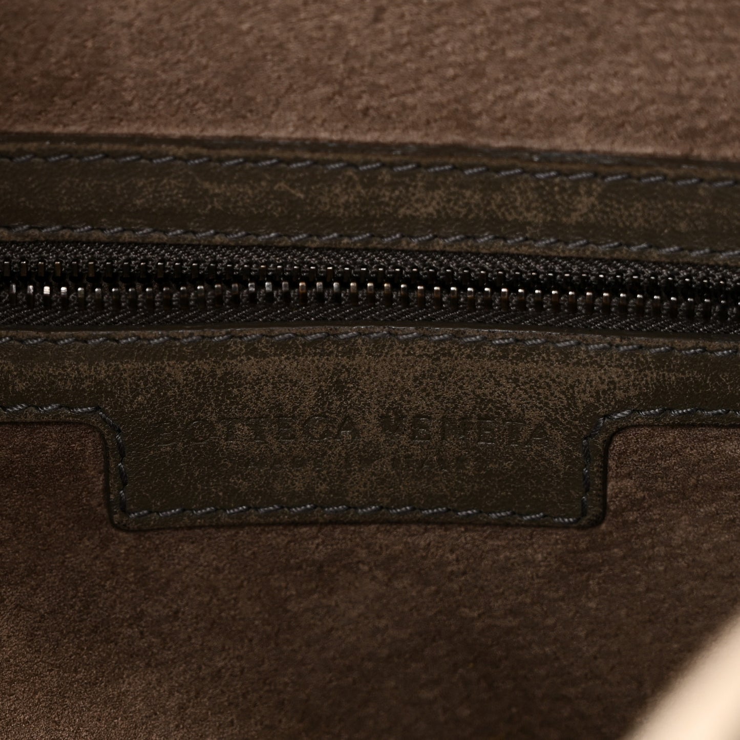 Nappa Intrecciato Large Veneta Hobo Shadow