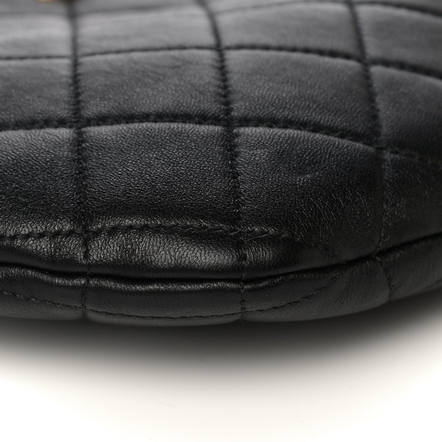 Lambskin Quilted Pearl Crown Clutch Bag Black