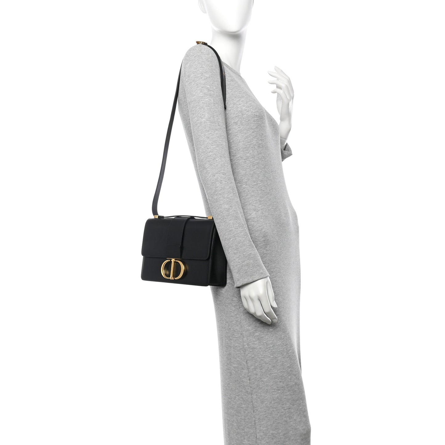 Box Calfskin 30 Montaigne Flap Bag Black