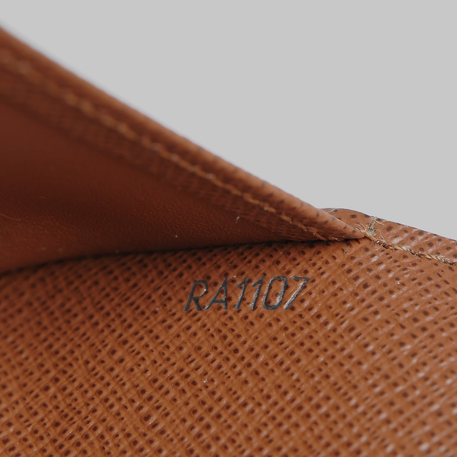 Louis Vuitton Monogram Medium Ring Agenda Cover 7 of 7