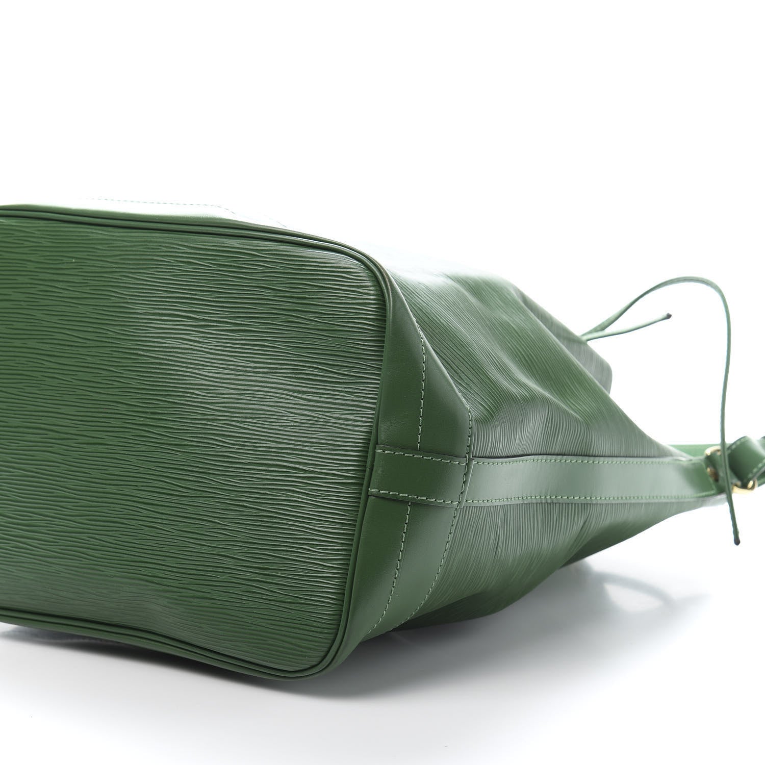 Louis Vuitton Epi Noe Borneo 7 of 13