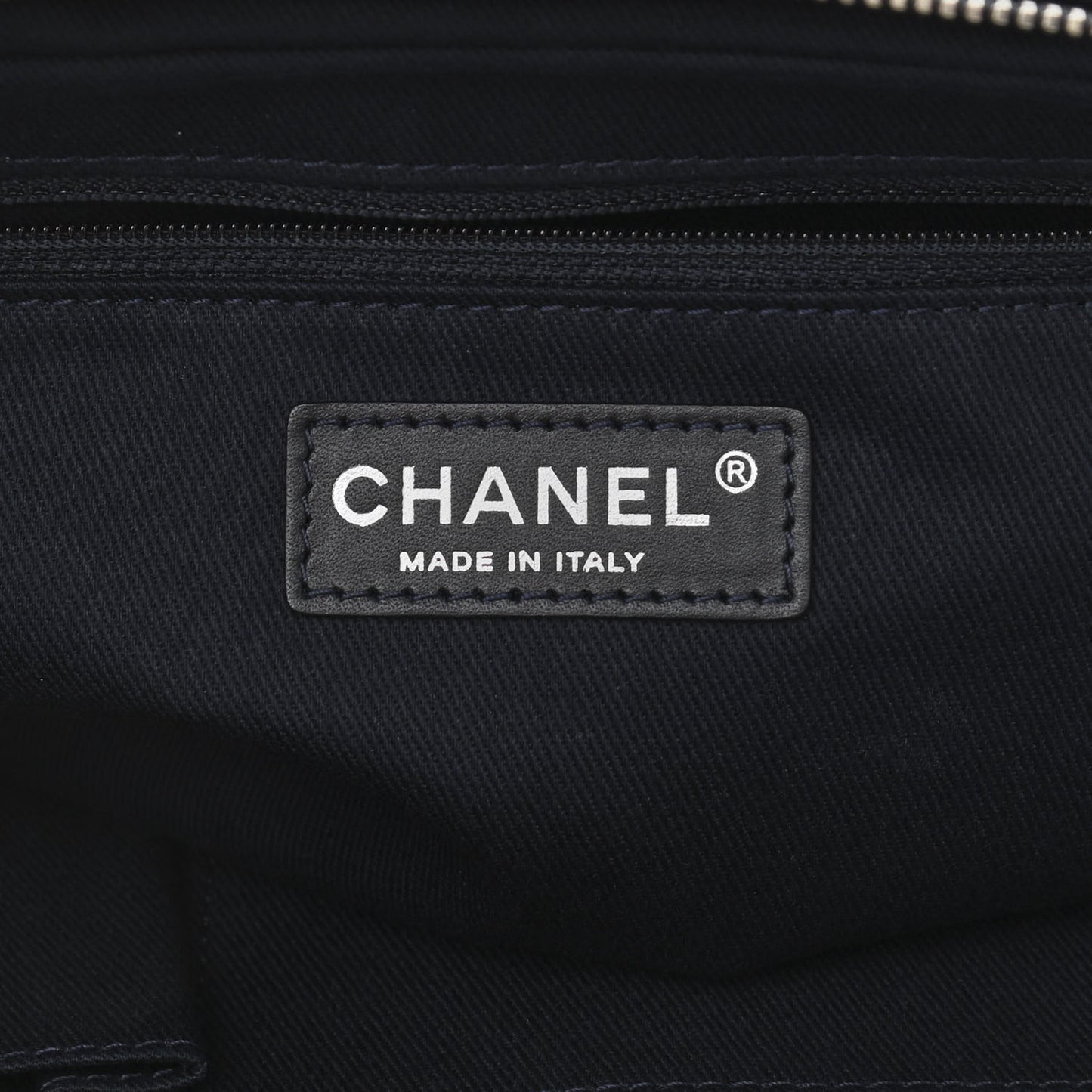 Deerskin Quilted Casual Journey Flap Dark Blue