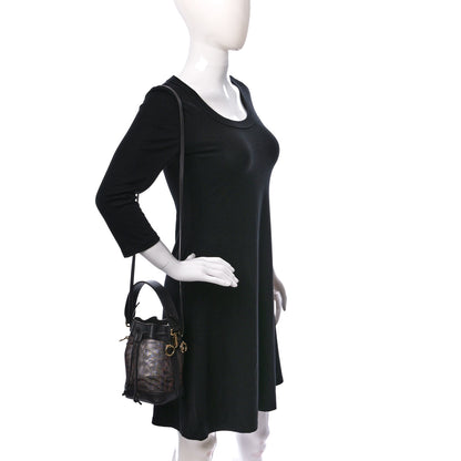 Fendi Mesh Vitello Grace F is Fendi FF 1974 Mini Mon Tresor Bucket Bag Marrone Black Ebano 2 of 8