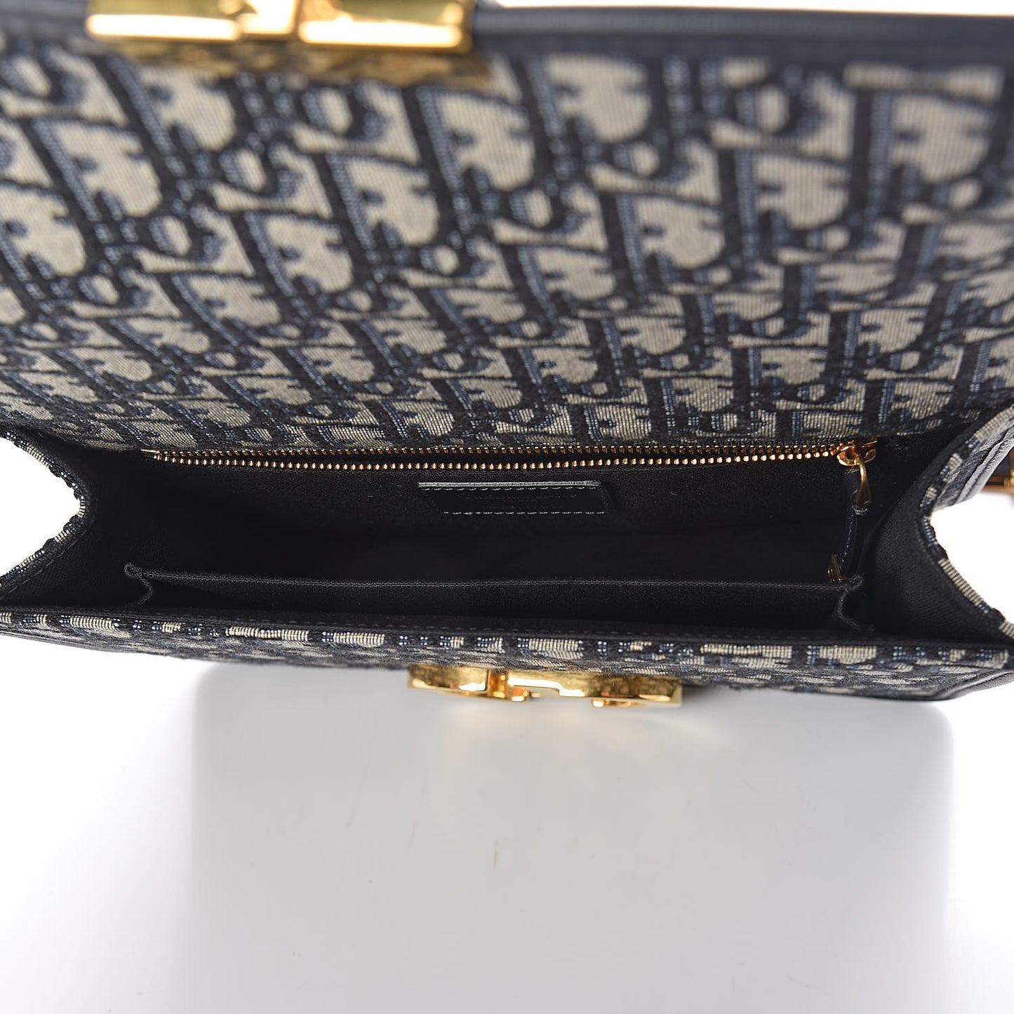 Oblique 30 Montaigne Flap Bag Blue