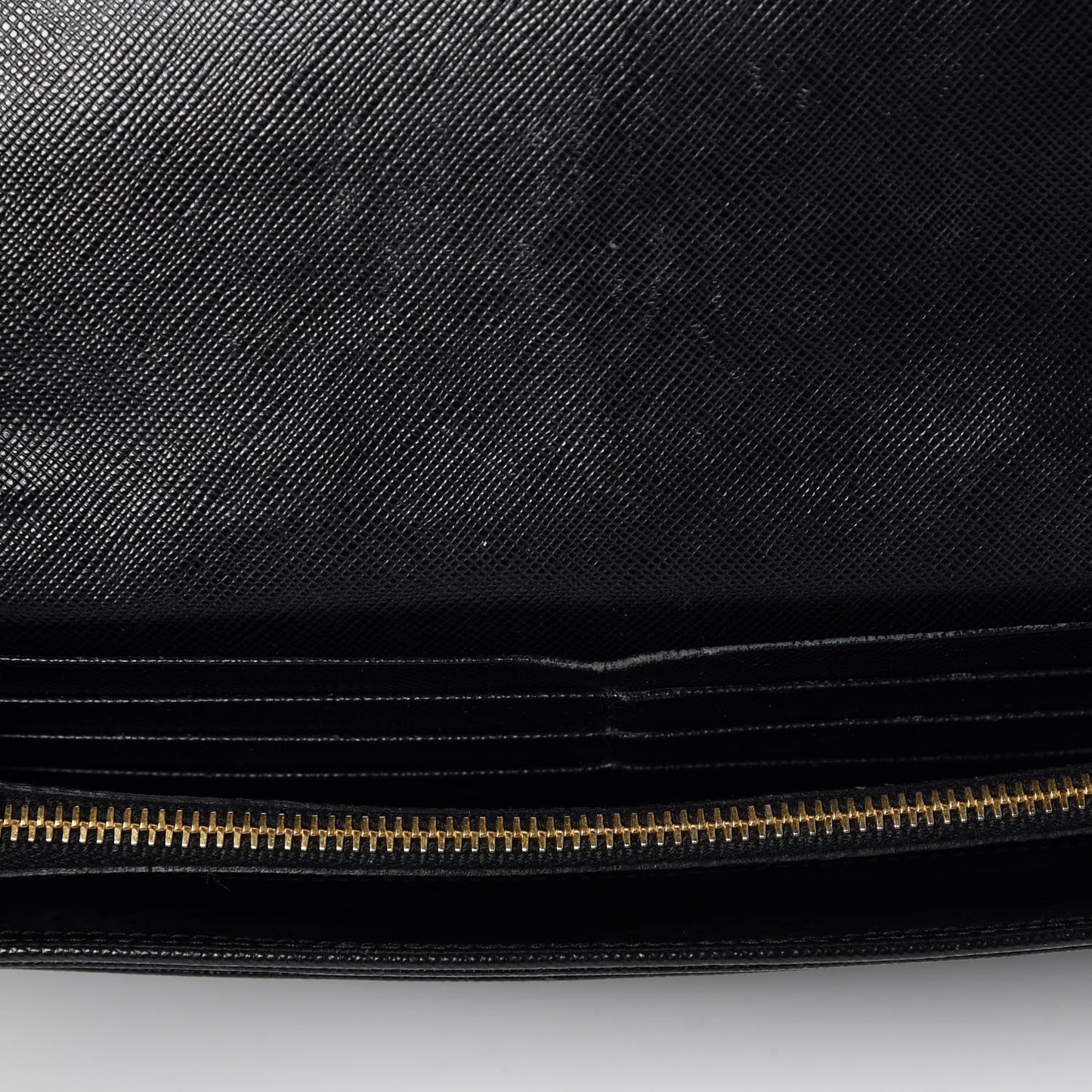 Saffiano Metal Oro Chain Wallet Black