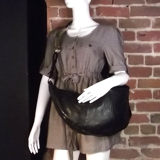 Saint Laurent Leather Mombasa Horn Sling Black 2 of 9