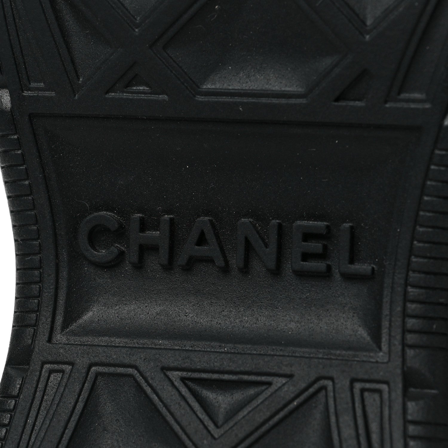 Chanel Velvet Calfskin Mixed Fibers CC Sneakers 37 Black 7 of 9
