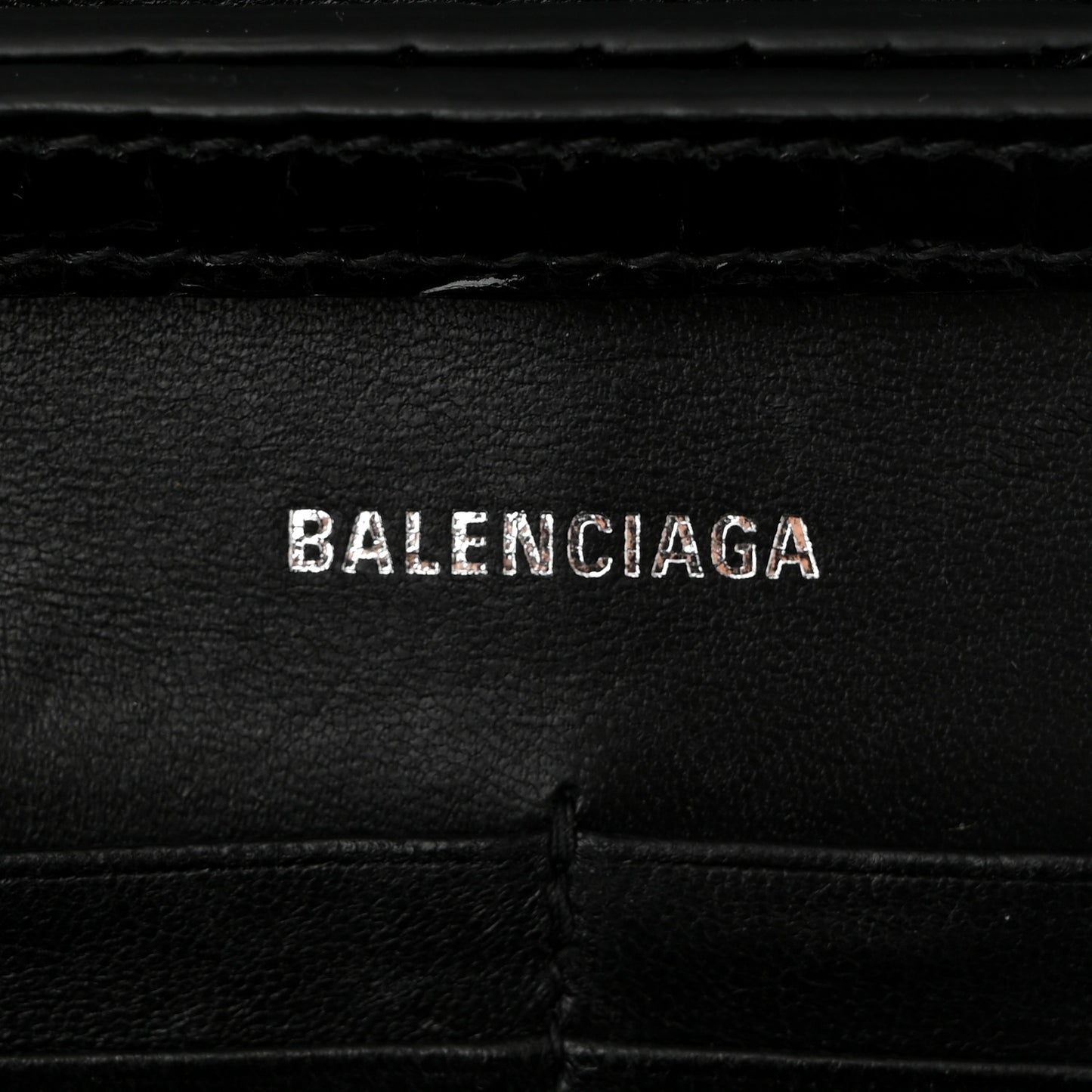 Shiny Calfskin Monochrome Crocodile Embossed Hourglass Chain Bag Black