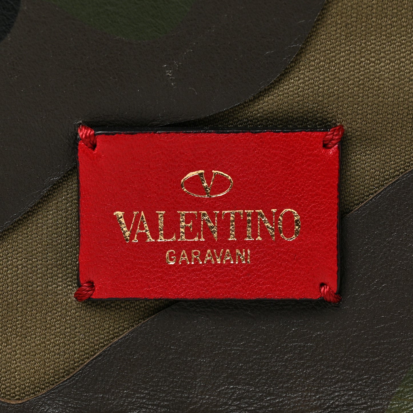 Nappa Canvas Camouflage Rockstud Wristlet Clutch Verde Rouge