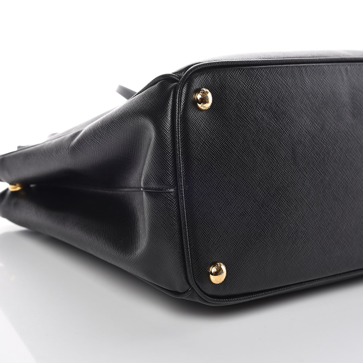Saffiano Medium Galleria Double Zip Tote Black