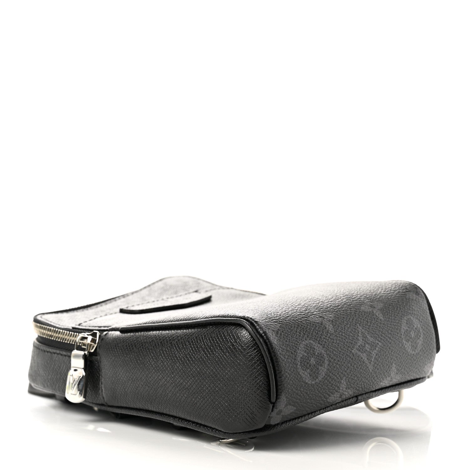 Louis Vuitton Taigarama Outdoor Slingbag Black 4 of 7