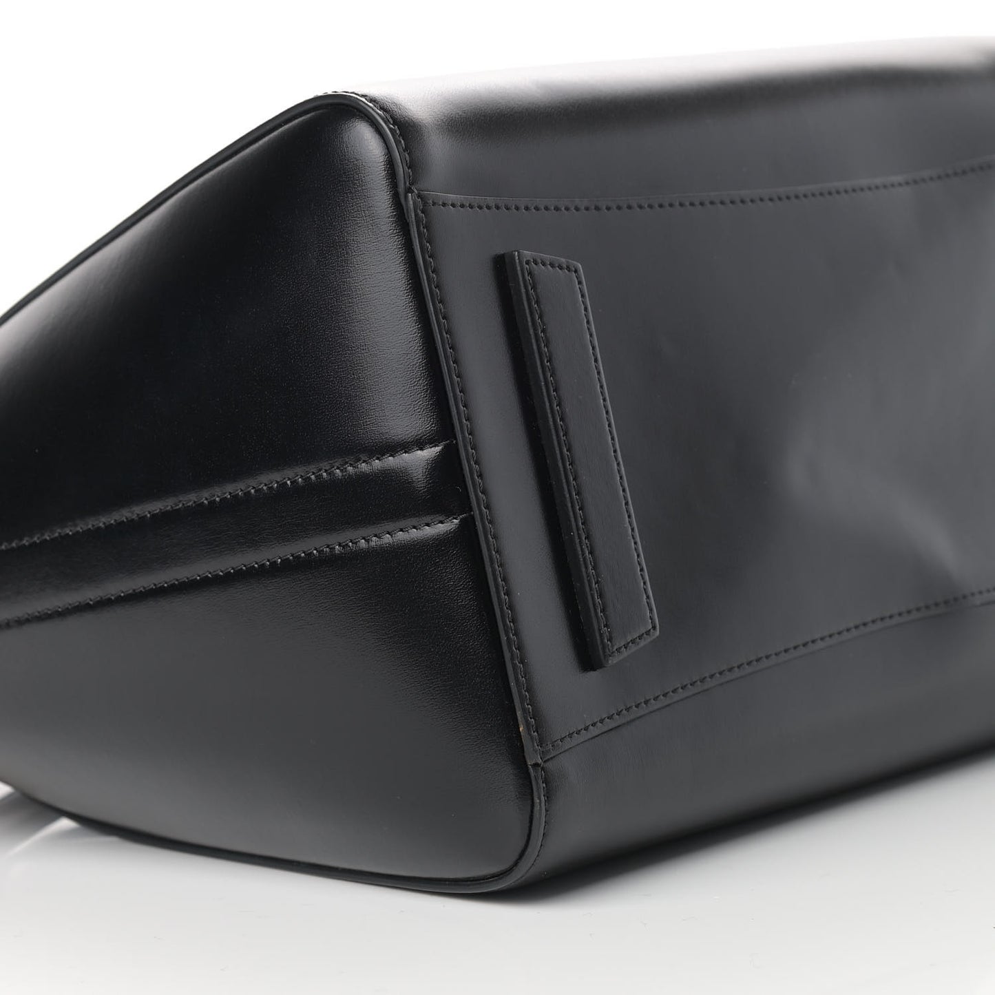 Shiny Lord Calfskin Medium Antigona Black