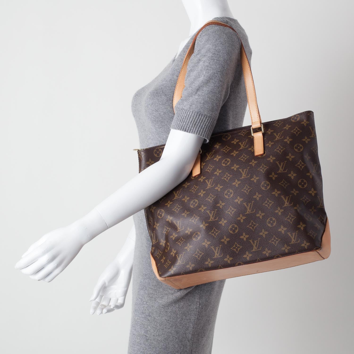 Louis Vuitton Monogram Cabas Mezzo 2 of 8