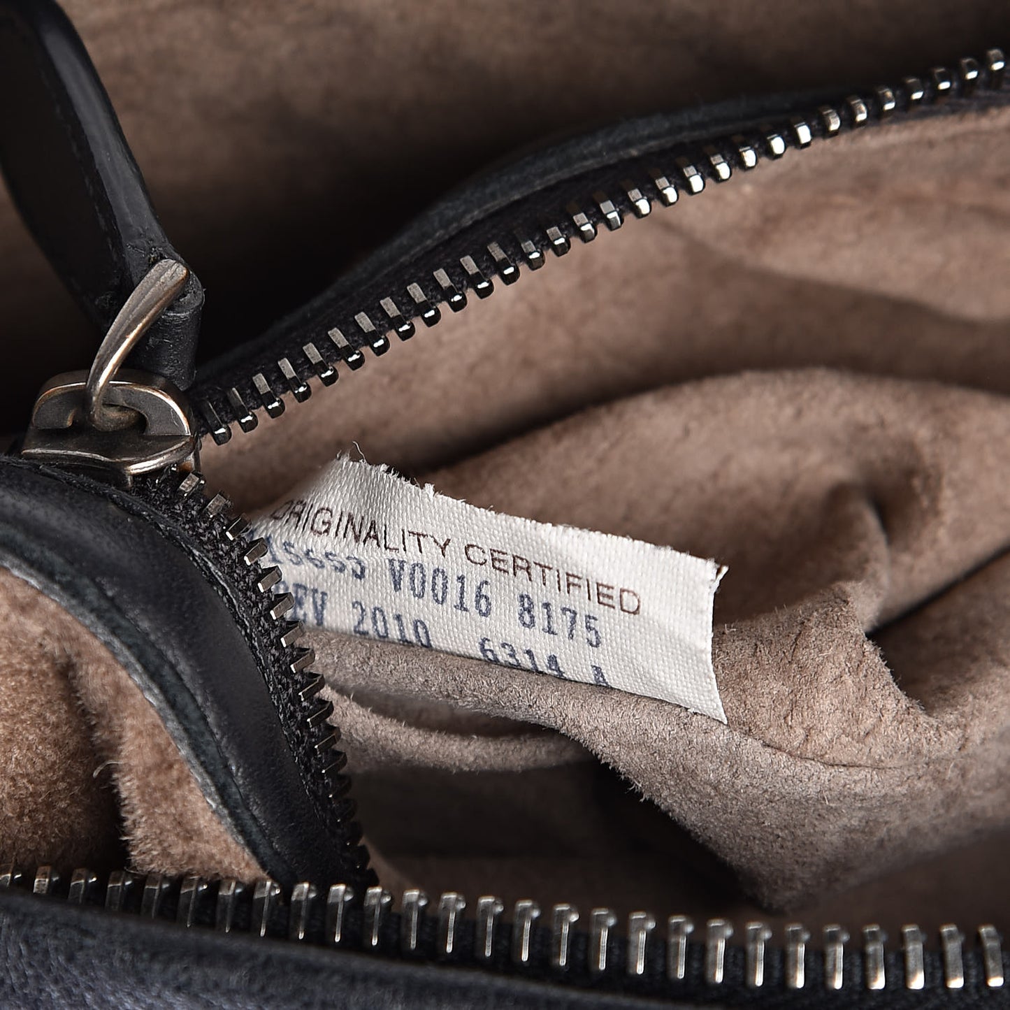 Nappa Intrecciato Medium Veneta Hobo Black