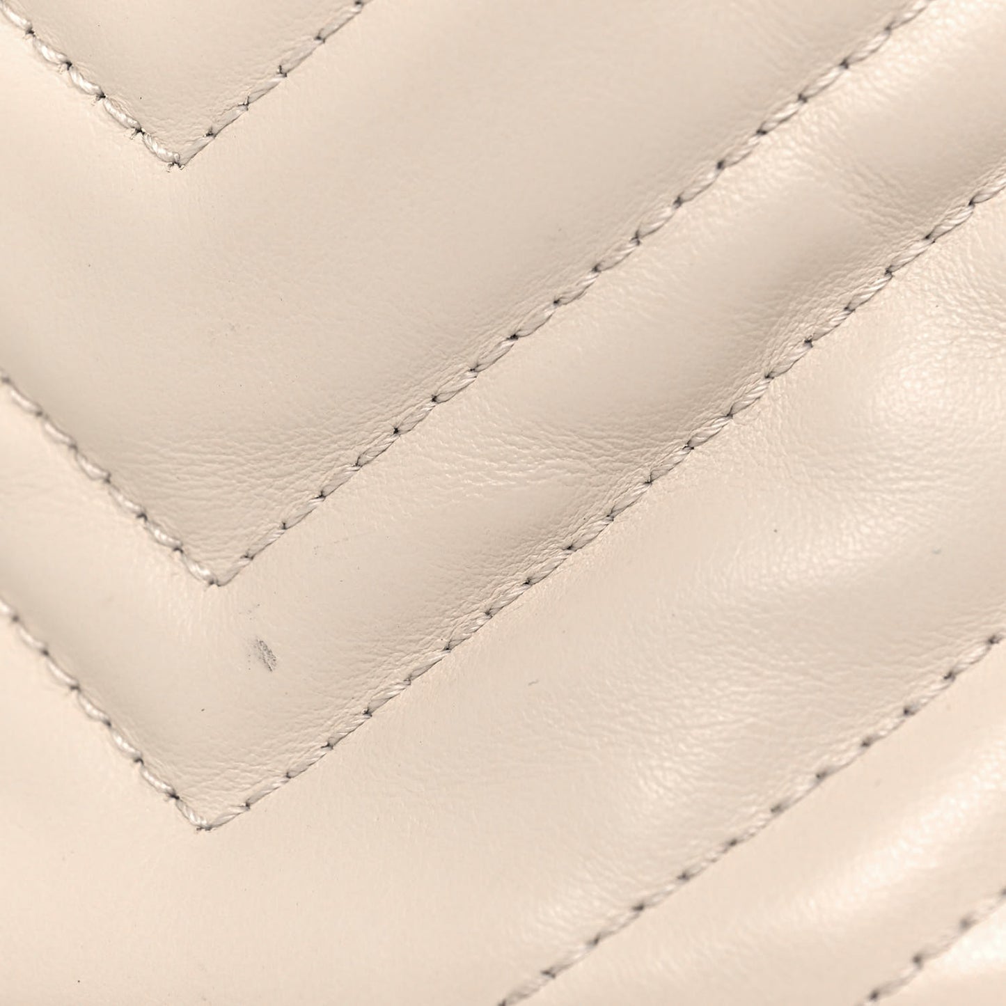 Calfskin Matelasse Mini GG Marmont 2.0 Bucket Bag White