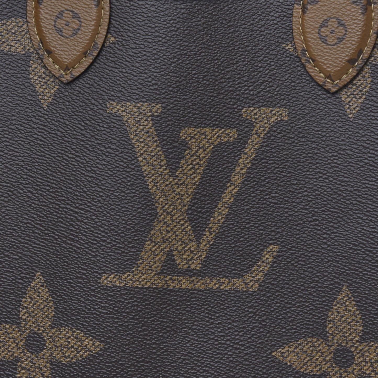 Reverse Monogram Giant Onthego MM