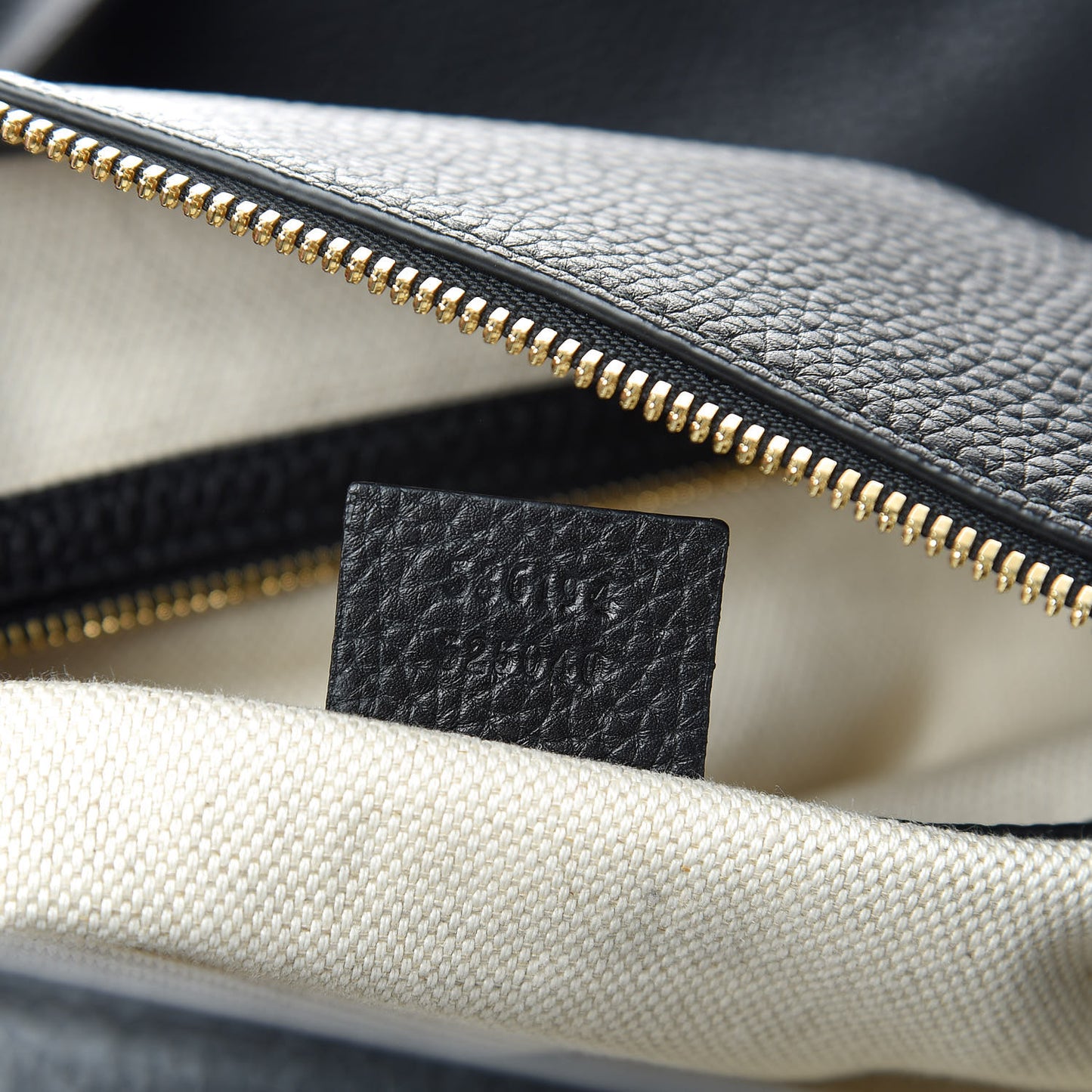 Pebbled Calfskin Large Soho Hobo Black