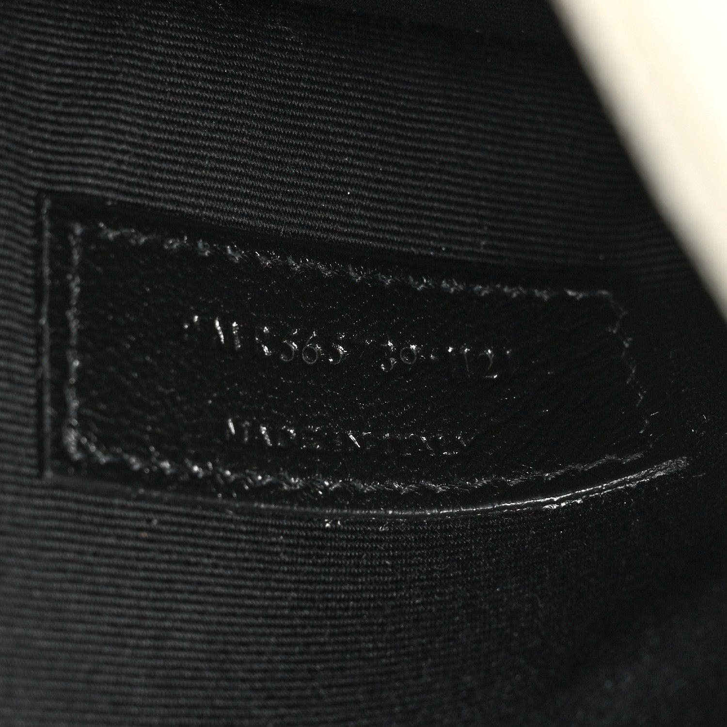 Saint Laurent Grain De Poudre Uptown Pouch Crema Soft 7 of 13