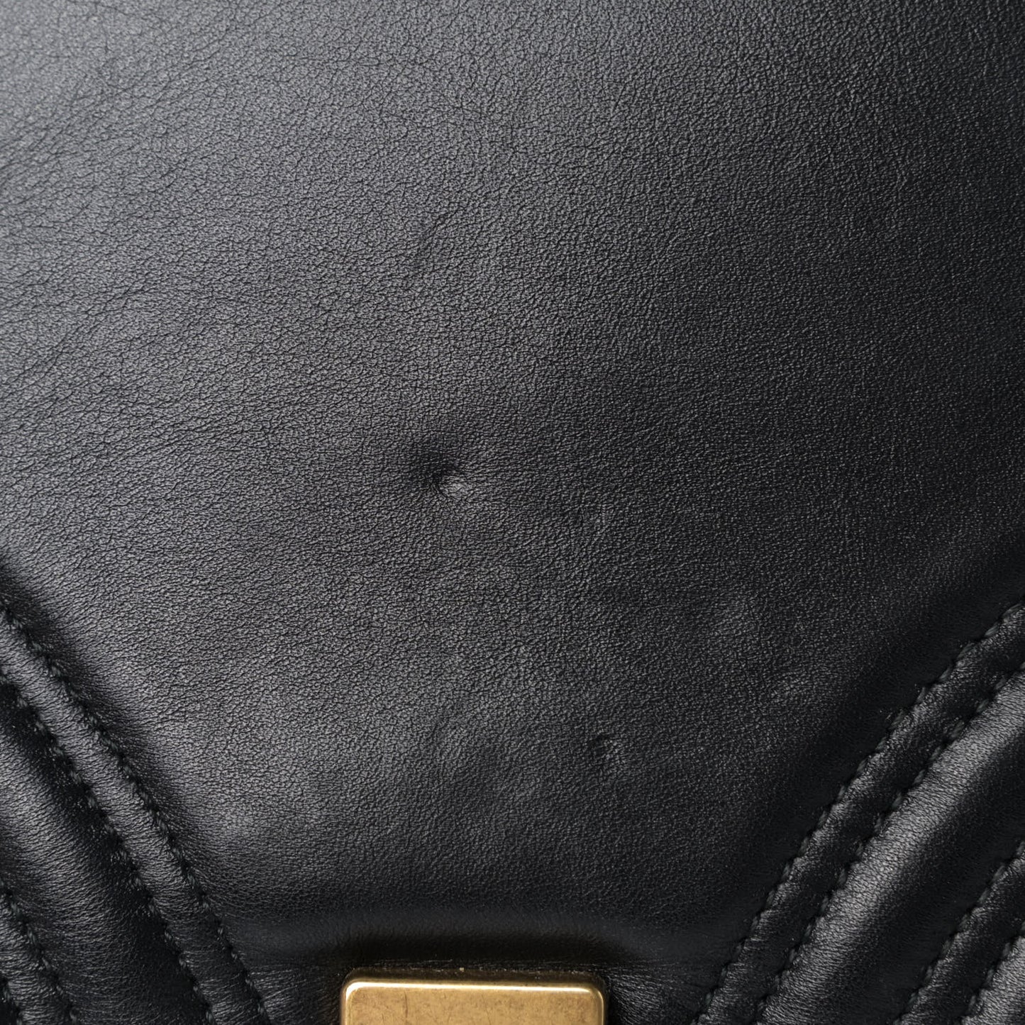Calfskin Matelasse Medium GG Marmont Shoulder Bag Black