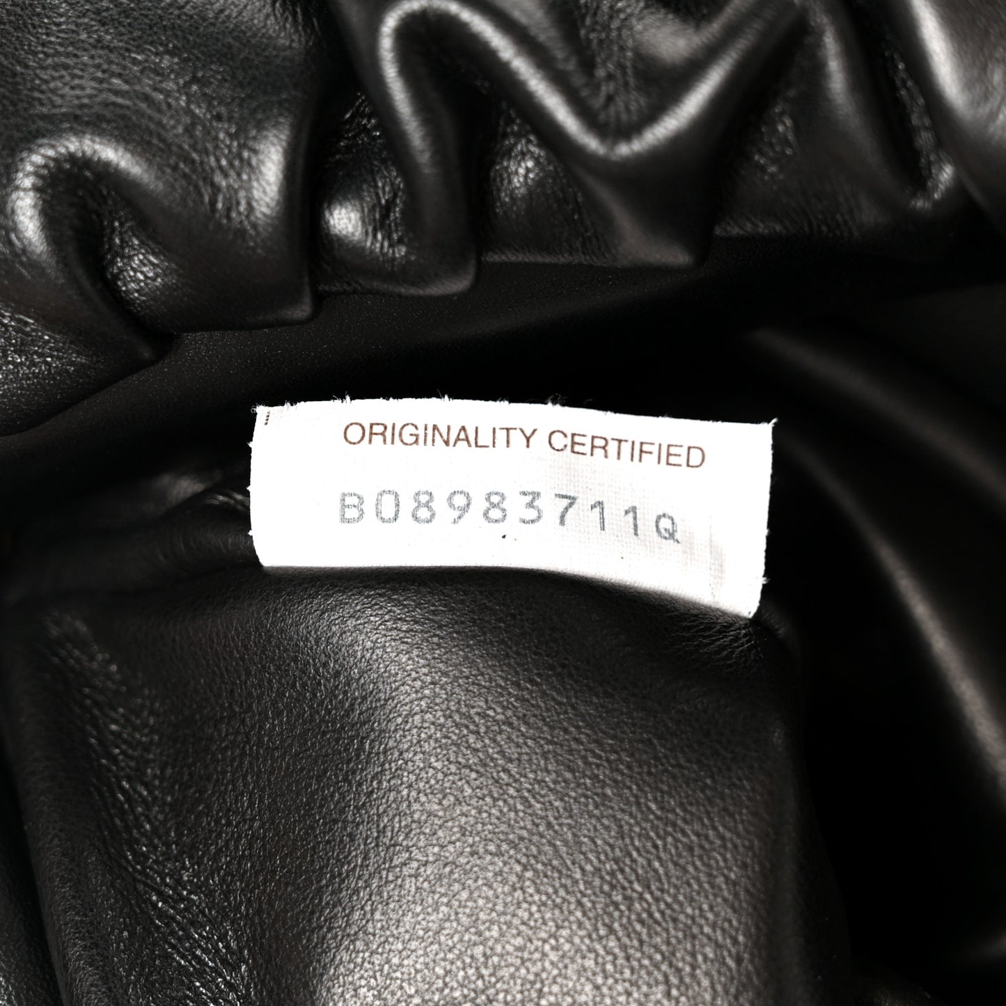 Calfskin The Pouch Chain Black