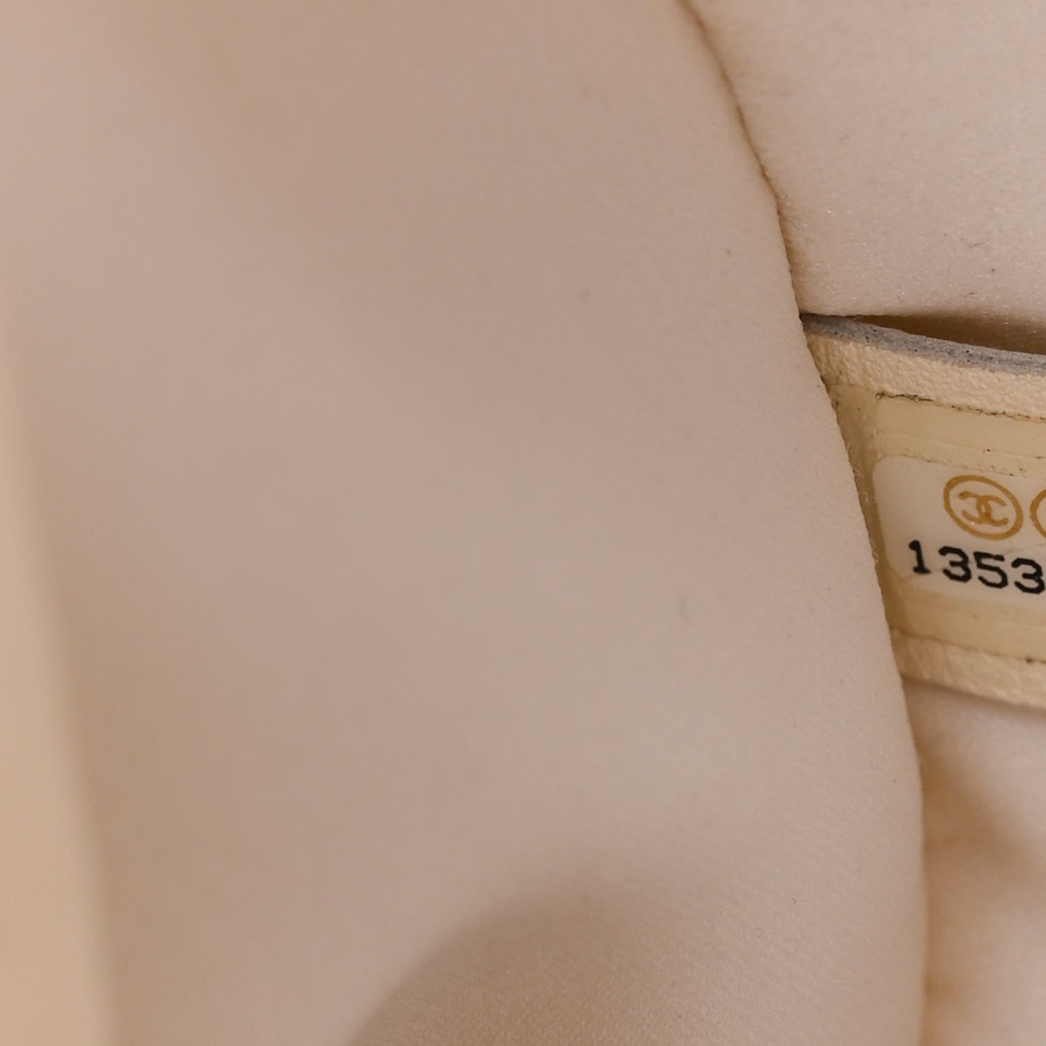 Chanel Glazed Calfskin XL On The Road Flap Ivory 7 of 15