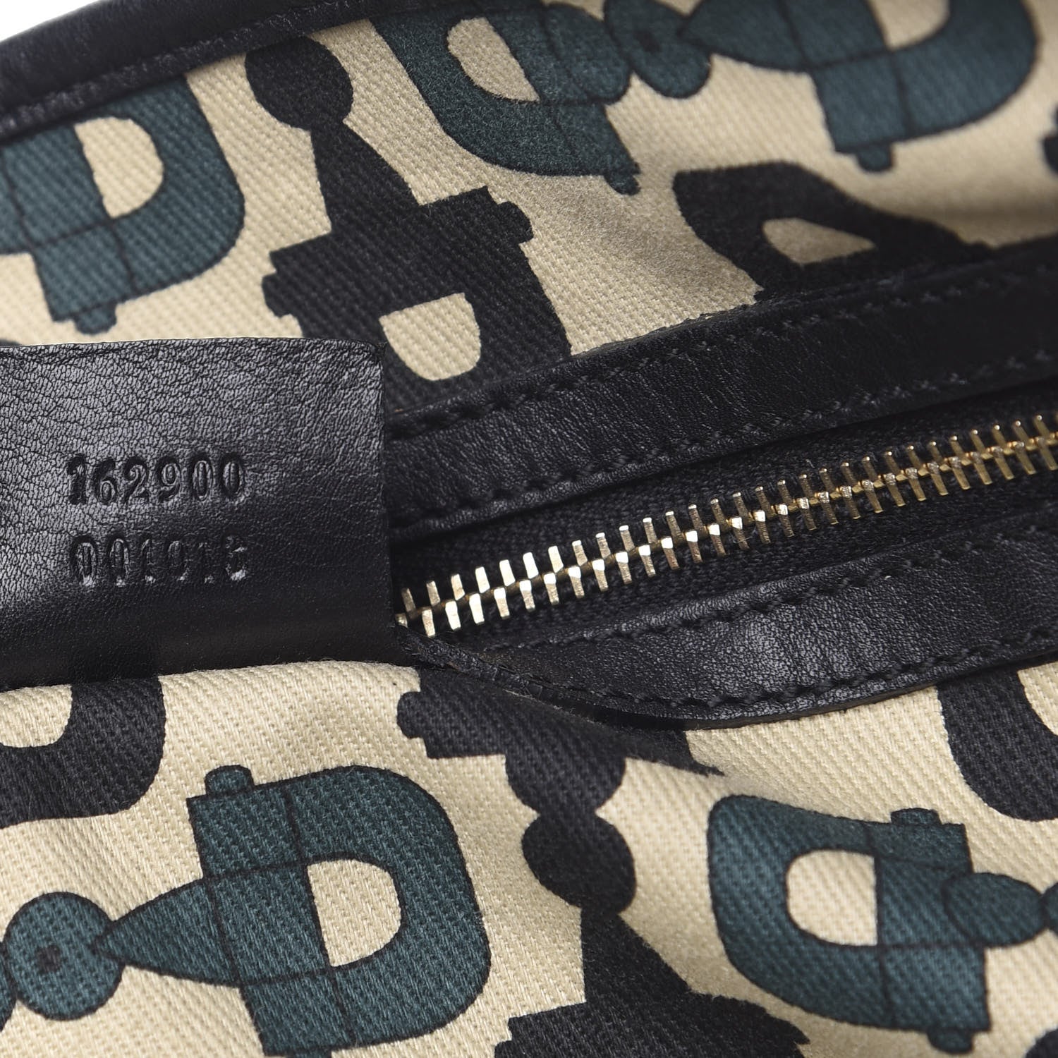 Gucci Guccissima Small Pelham Shoulder Bag Black 6 of 12