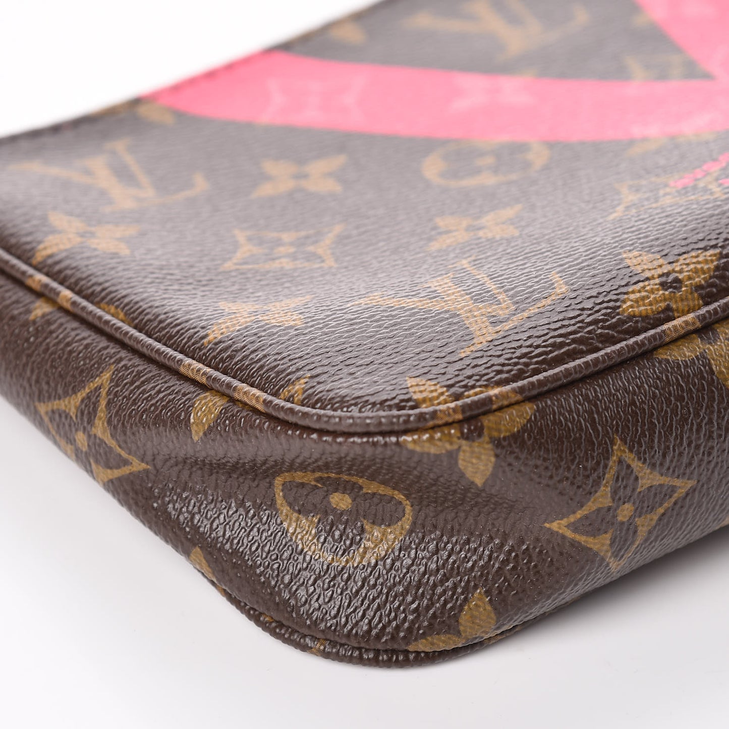 Monogram V Pochette Accessories Grenade