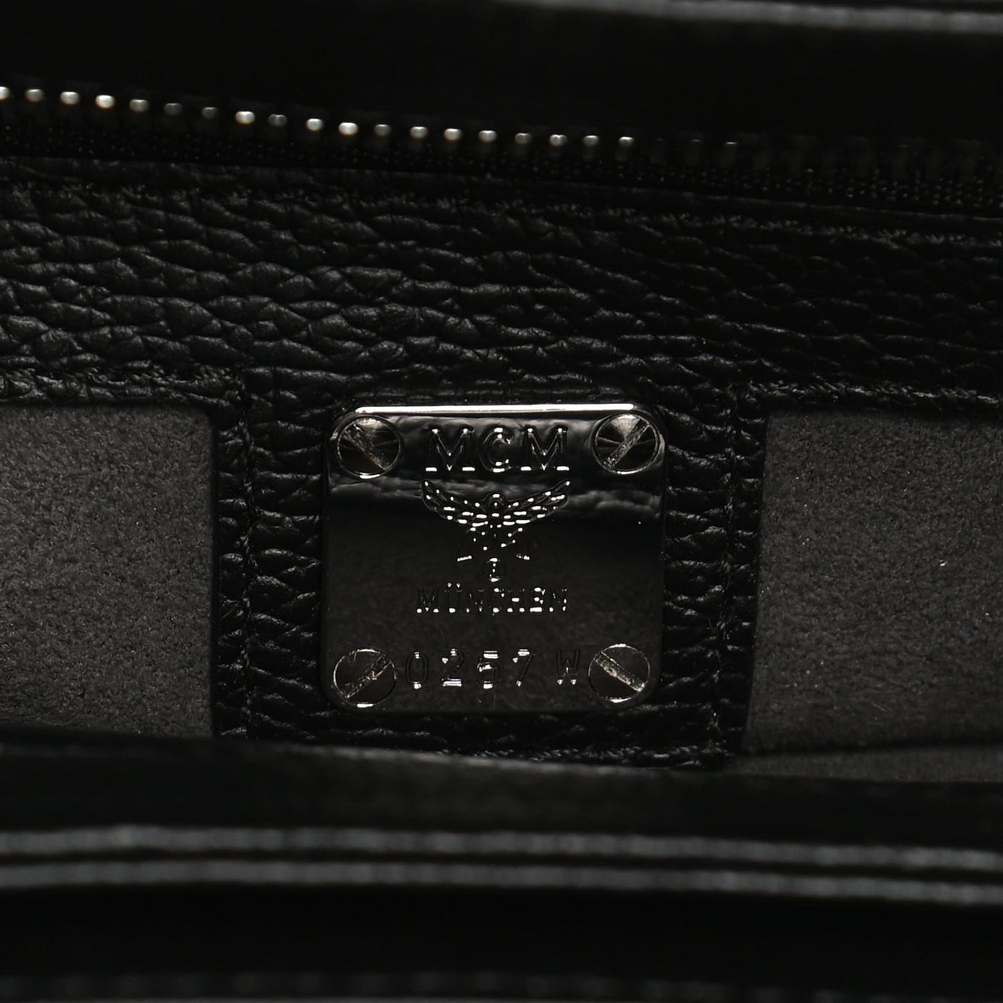 Visetos Calfskin Spot Park Avenue Medium Shoulder Bag Dark Grey Black