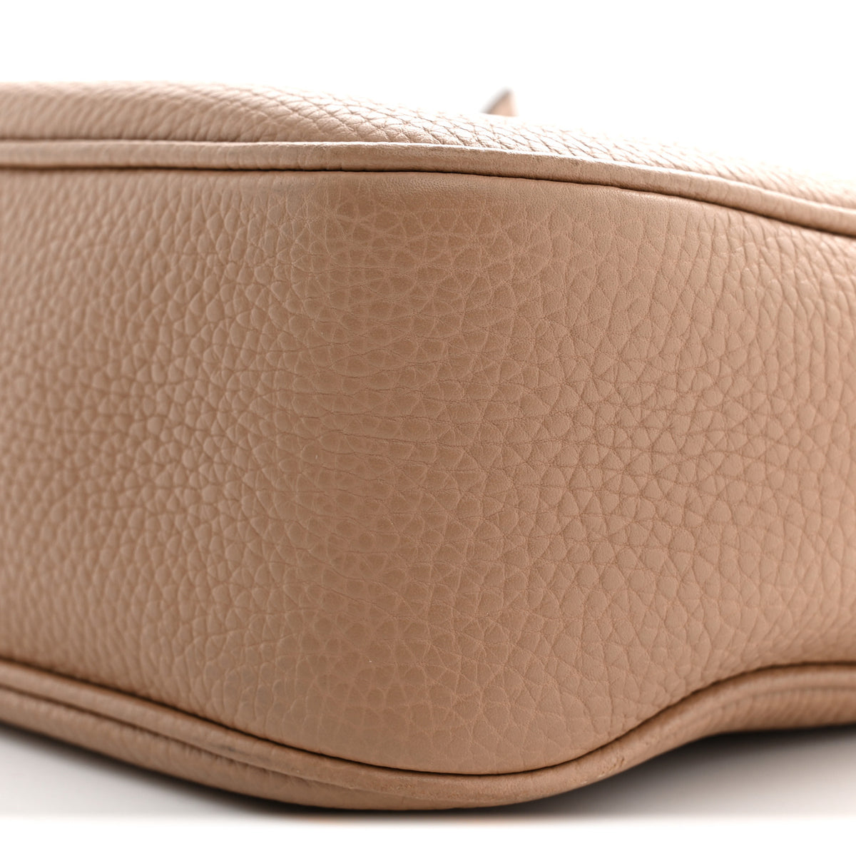 Pebbled Calfskin Small Soho Disco Bag Camelia