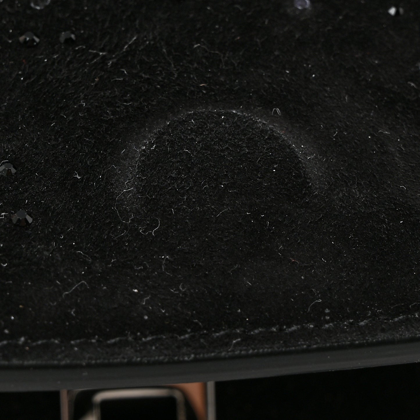 Suede Crystal Gancini Wallet On Chain Black