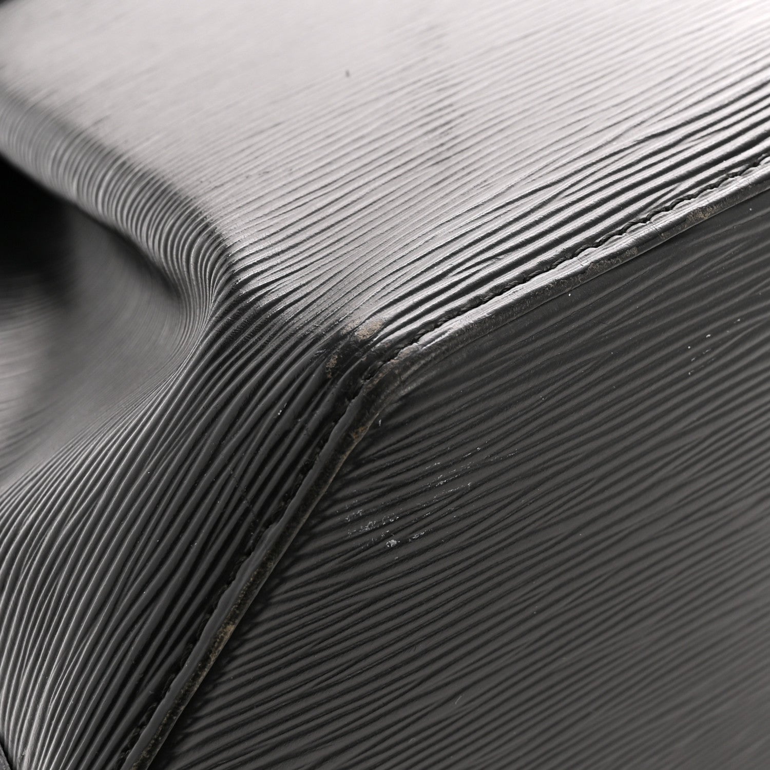 Louis Vuitton Epi Sac D'epaule Black 15 of 16